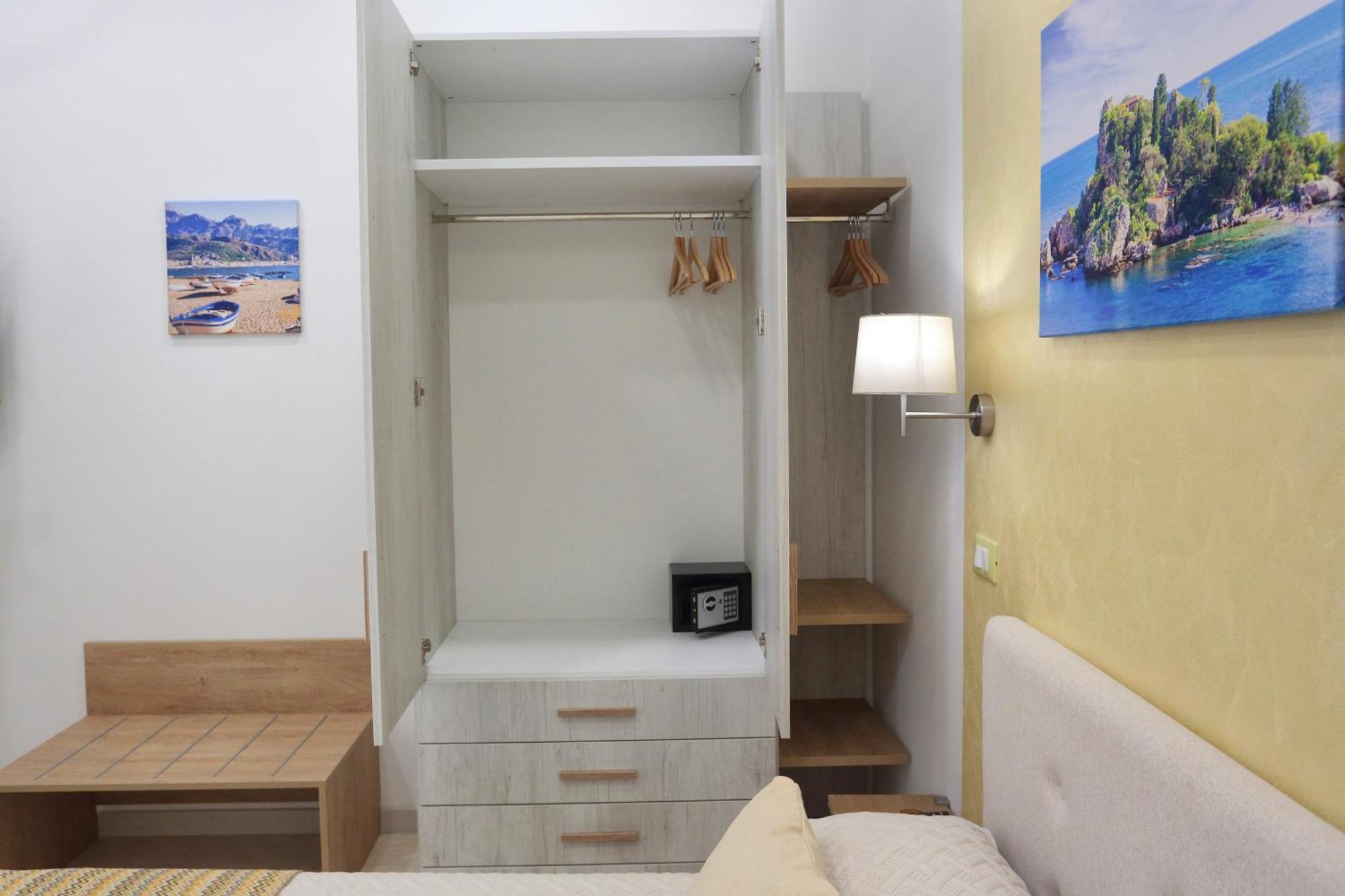 גיארדיני נאקסוס Theos Holidays Apartments מראה חיצוני תמונה
